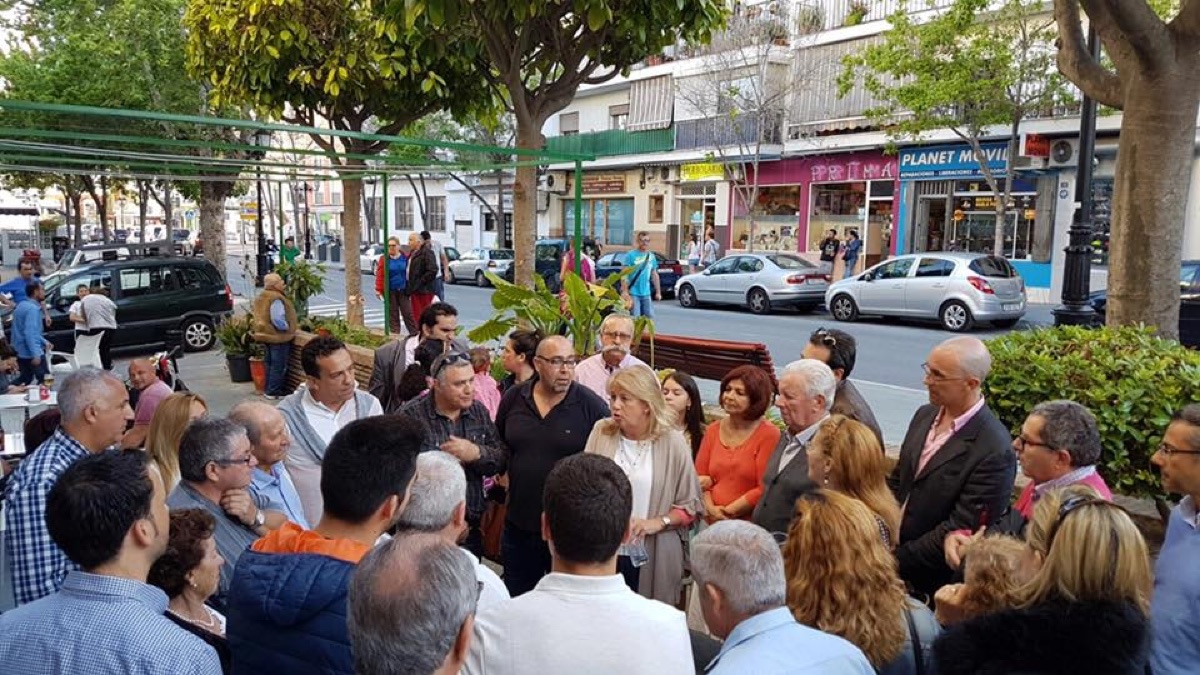 Ángeles Muñoz se reúne con agentes electorales y simpatizantes de cada uno de los barrios de la ciudad en una campaña marcada por la cercanía