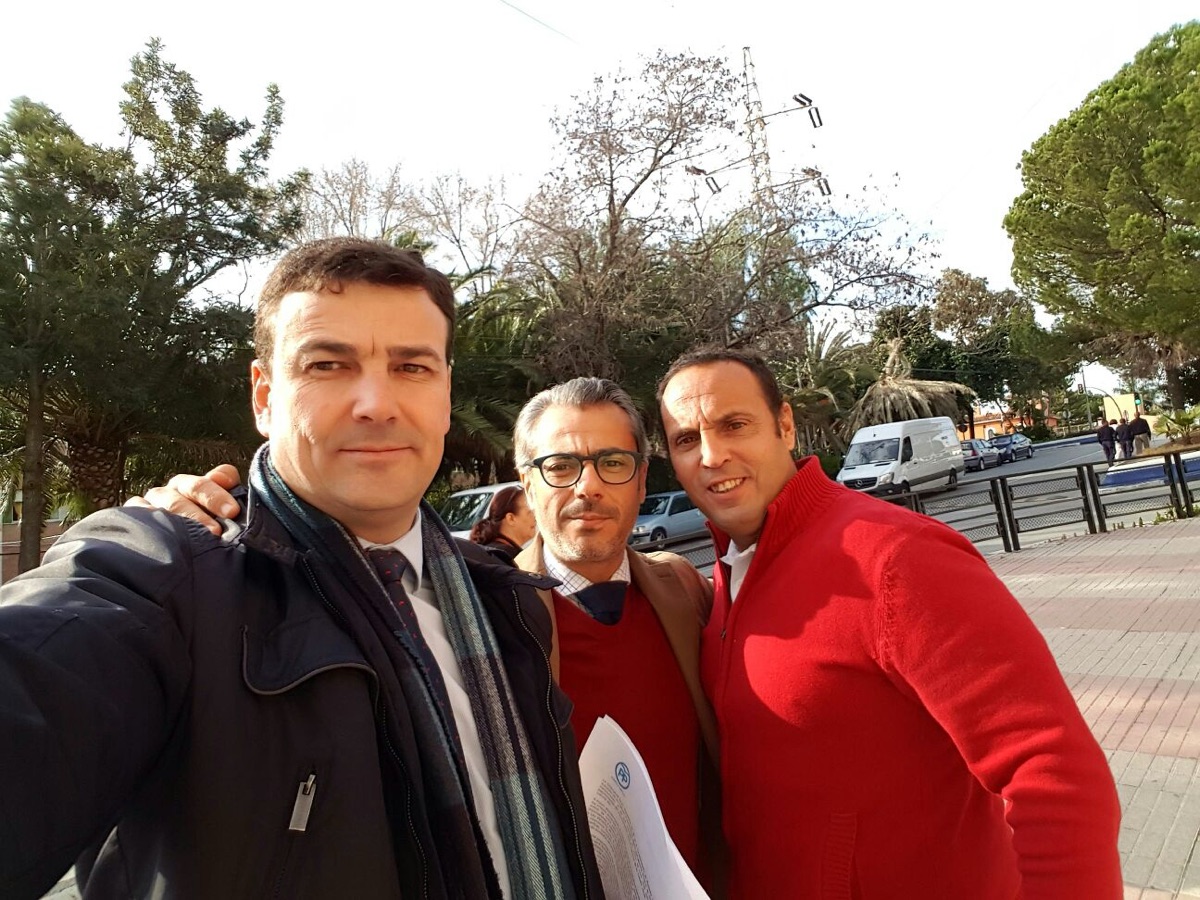 El PP reclama partida presupuestaria para incluir al colegio Al Andalus en el plan de soterramiento de los cables de alta tensión