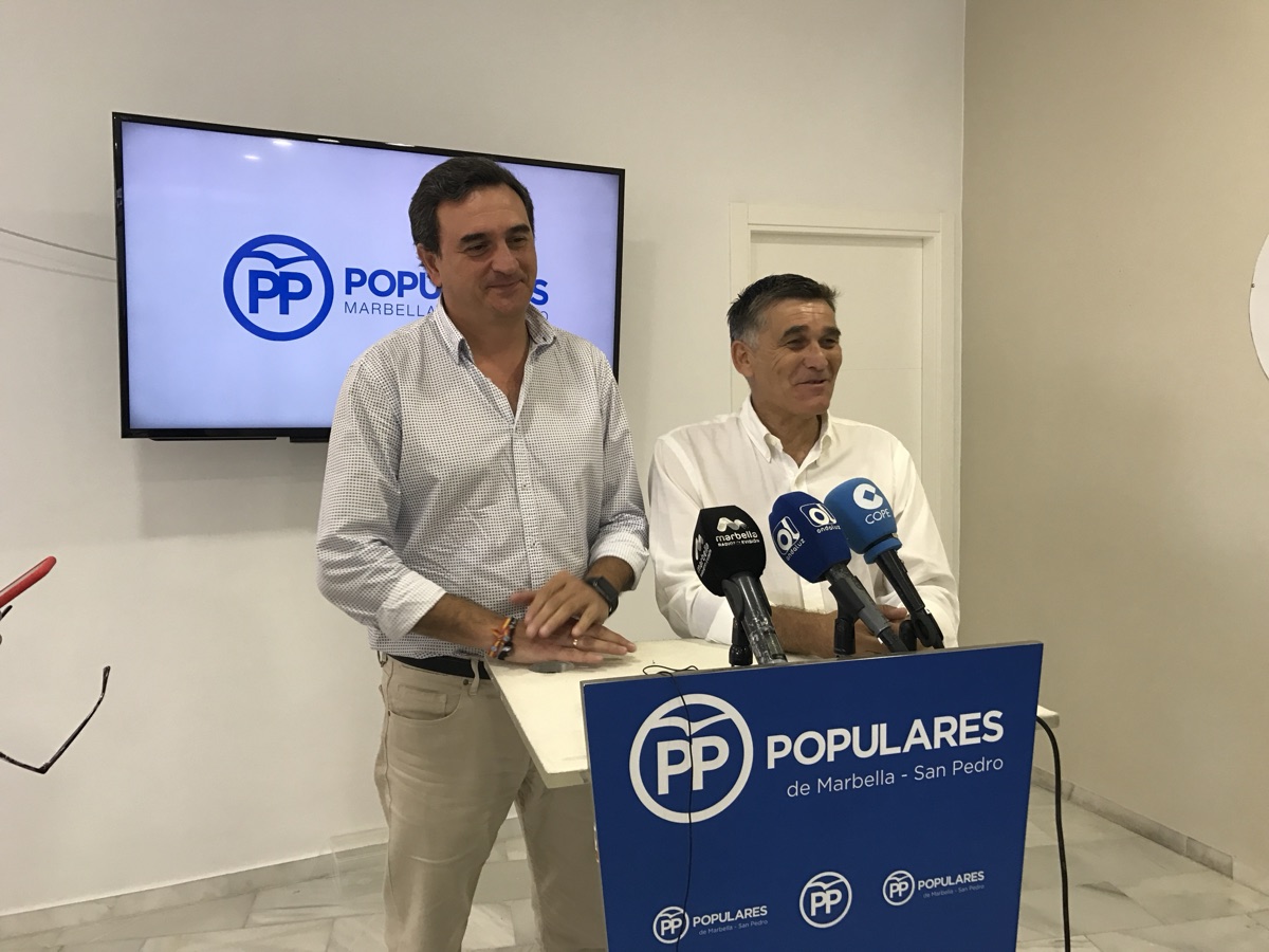 El PP exige al tripartito que cumpla el acuerdo plenario y retire de inmediato las islas ecológicas de la plaza de Divina Pastora