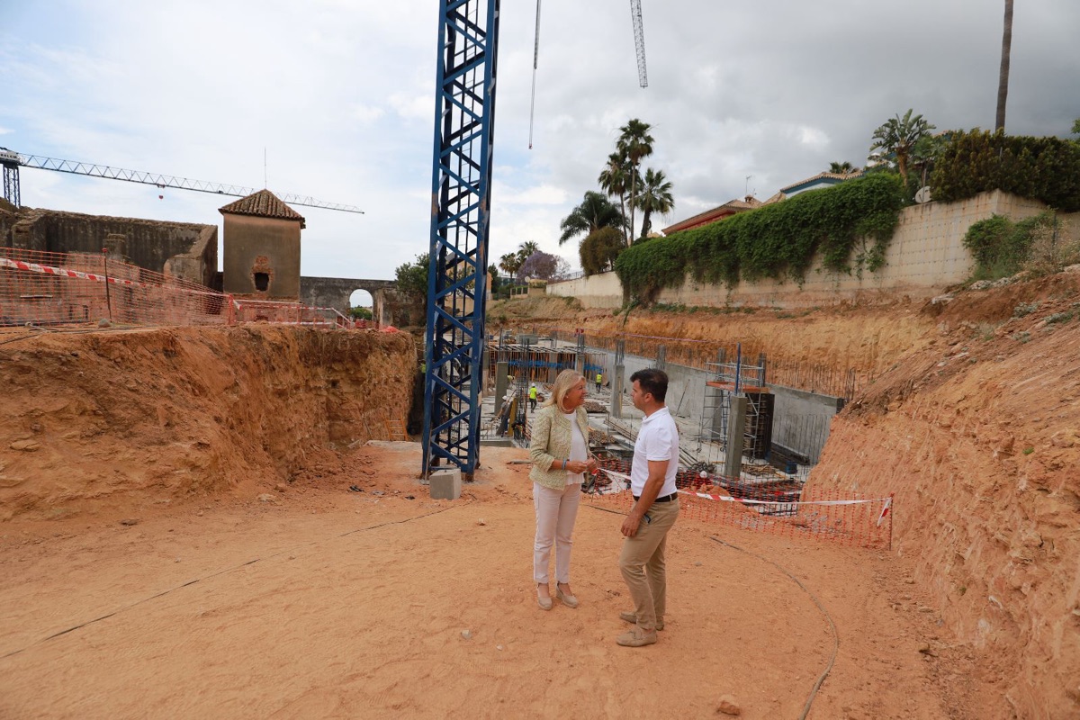 Ángeles Muñoz reafirma su compromiso con los mayores durante una visita a las obras de la primera residencia pública para este colectivo en Marbella