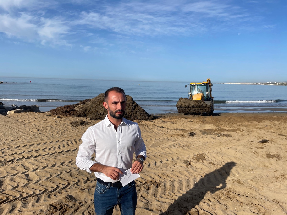 El PP exigirá al Gobierno de España acciones urgentes para “evitar que el alga asiática siga llegando a nuestras costas y ayudas extraordinarias para el municipio y el sector pesquero”